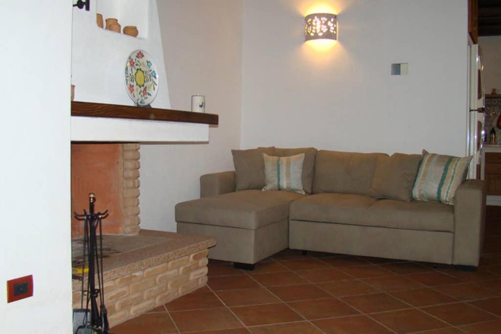 Bella Casa Con Giardino A 10 Minuti Dal Mare Appartement Aglientu Buitenkant foto