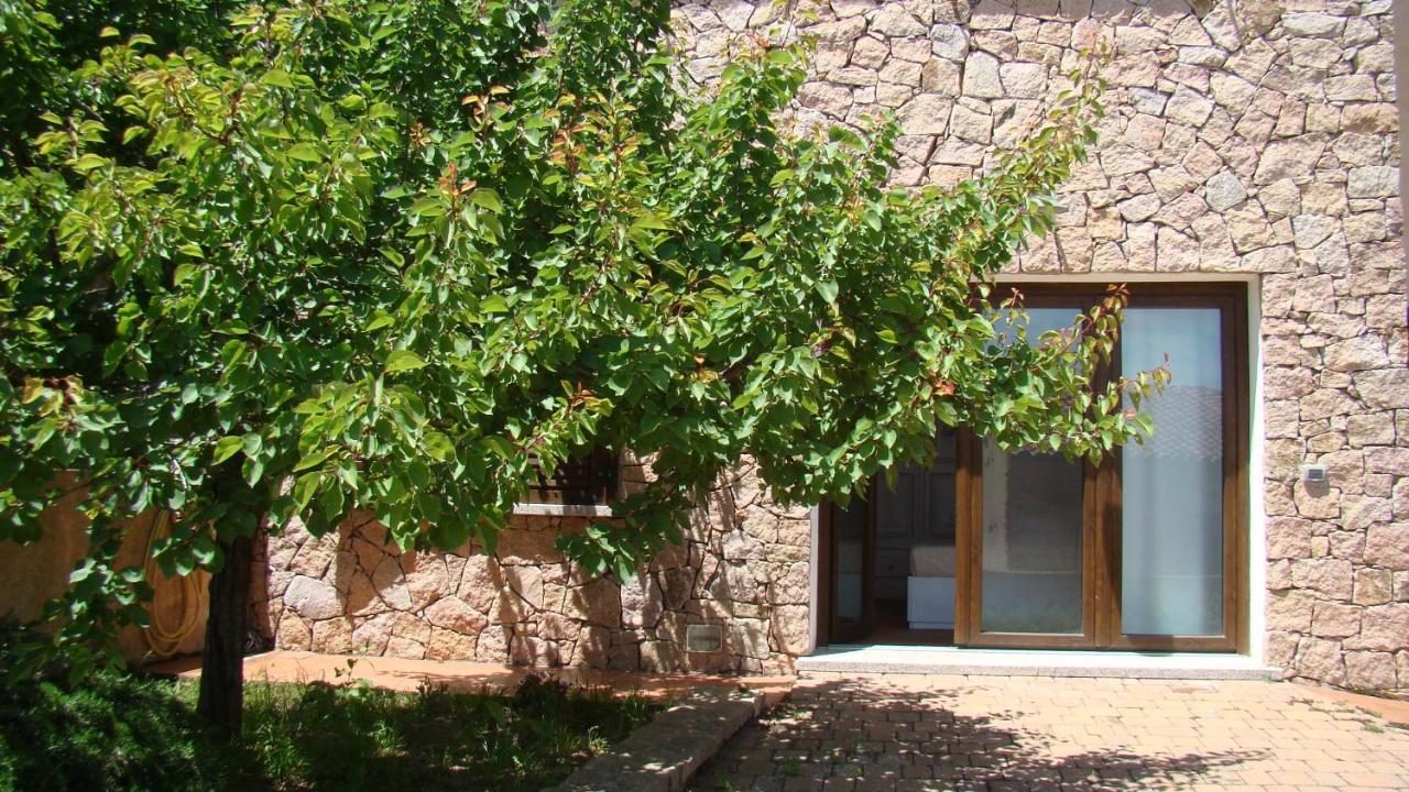 Bella Casa Con Giardino A 10 Minuti Dal Mare Appartement Aglientu Buitenkant foto
